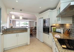 Marbella Luxury Penthouse 100m from beach, huge terrace and sea views