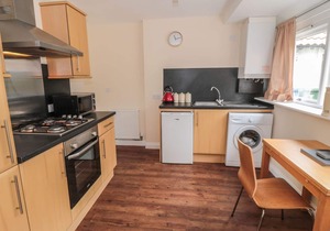 NO. 1 LOW HALL COTTAGES, pet friendly, with a garden in Scalby