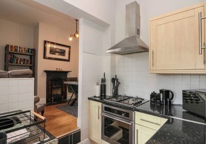 RYDAL COTTAGE, pet friendly, character holiday cottage in Scarborough