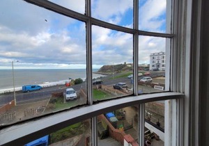Sea View flat 2 with Fast WiFi and FREE parking