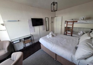 Sea View flat 4 fast WIFI & FREE parking