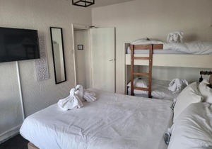 Sea View flat 4 fast WIFI & FREE parking