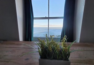 Sea view Penthouse flat 6 with fast WiFi and Free PARKING
