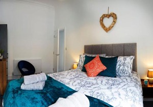 Seascape - Fantastic Location With Sea Views!
