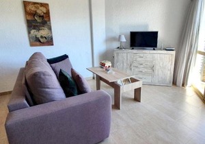Skol 427 Spacious 1 Bedroom Apartment with Sea Views