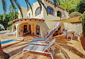 Sola - pretty holiday property with garden and private pool in Benissa