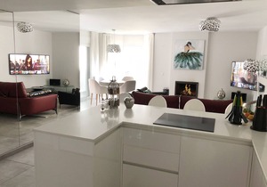 Stylish 2 Bedroom Luxury Apartment in Naranjos Puerto Banus