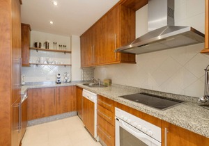 Stylish 3 bedroom flat with sea views in Elviria Marbella