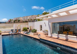 Villa Moderna - PlusHolidays