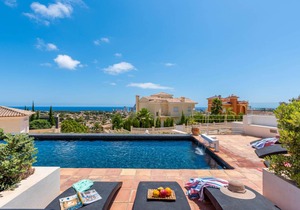 Villa Moderna - PlusHolidays