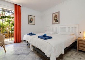 White Pearl Beach Elviria