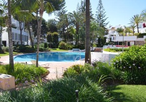 White Pearl Beach L2