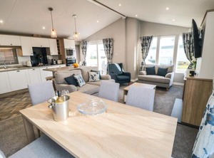 Finch | Cayton Bay