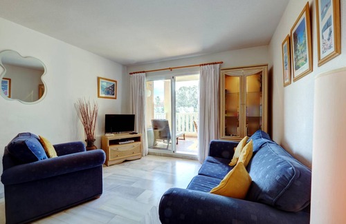 Urbanizacion Hacienda las Chapas Apartment | 100 m² Apartment ∙ 2 bedrooms ∙ 5 guests