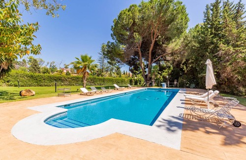 Guadalmina Villa | 1500 m² Villa ∙ 7 bedrooms ∙ 14 guests