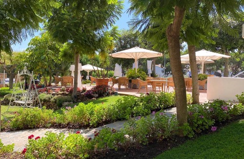 Golden Mile Hotel | 170 m² Hotel ∙ 127 guests