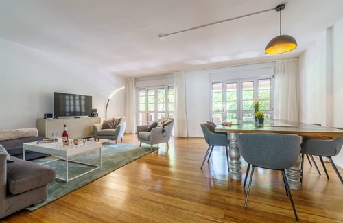 Marbella City Centre House | 180 m² Penthouse ∙ 4 bedrooms ∙ 8 guests