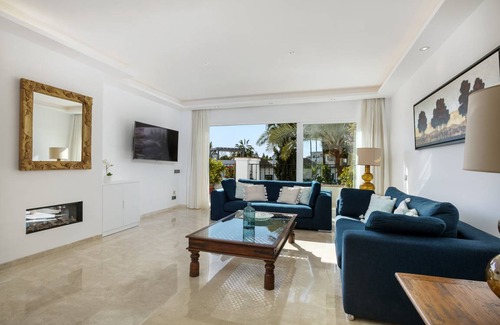 Marbella Apartment | 184 m² Apartment ∙ 3 bedrooms ∙ 6 guests
