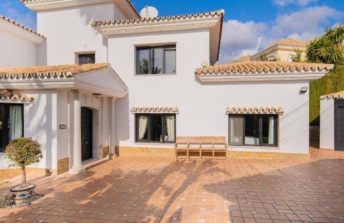 Urbanizacion el Rosario Villa | 200 m² Villa ∙ 5 bedrooms ∙ 11 guests