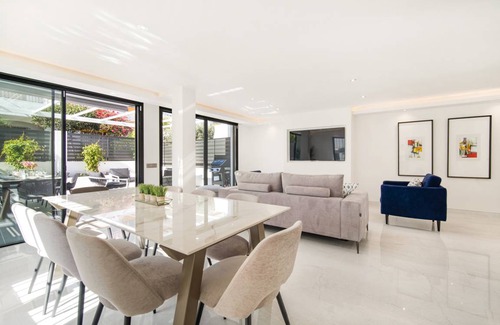 Golden Mile House | 210 m² House ∙ 5 bedrooms ∙ 9 guests