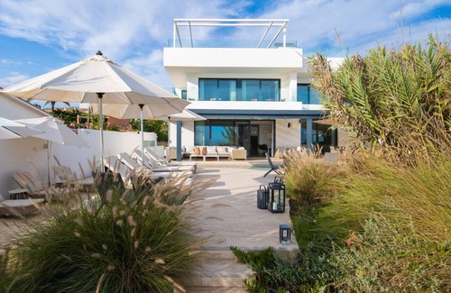 Urbanizacion Costabella Villa | 250 m² Villa ∙ 6 bedrooms ∙ 12 guests