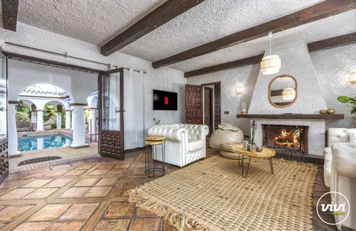 Urbanizacion Costabella Villa | 300 m² Villa ∙ 4 bedrooms ∙ 5 guests