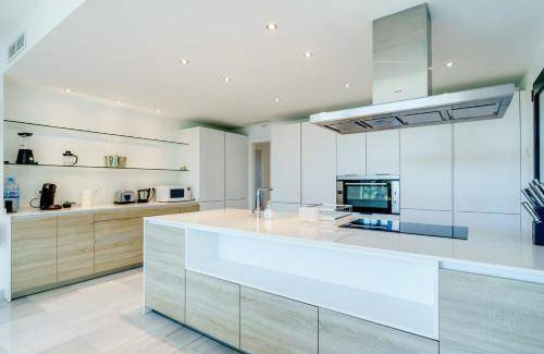 Urbanizacion Hacienda las Chapas Villa | 310 m² Villa ∙ 4 bedrooms ∙ 9 guests
