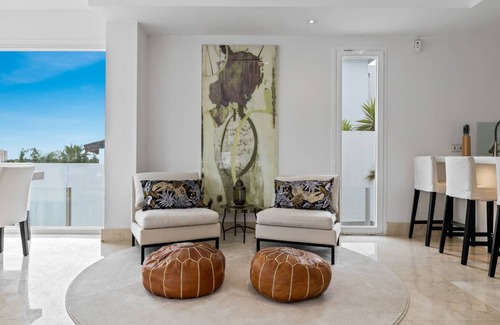 Nueva Andalucia Villa | 319 m² Villa ∙ 5 bedrooms ∙ 10 guests