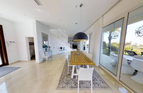 Urbanizacion el Rosario Villa | 330 m² Villa ∙ 4 bedrooms ∙ 8 guests