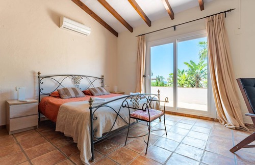 Urbanizacion Marbessa Villa | 350 m² Villa ∙ 5 bedrooms ∙ 11 guests