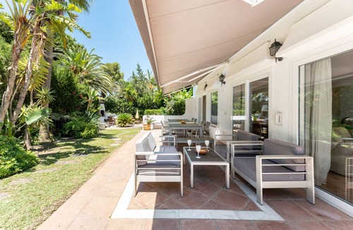 Urbanizacion Marbessa Villa | 350 m² Villa ∙ 5 bedrooms ∙ 11 guests