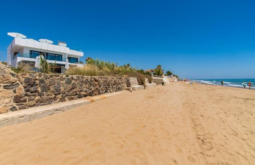 Urbanizacion Costabella Villa | 382 m² Villa ∙ 6 bedrooms ∙ 12 guests