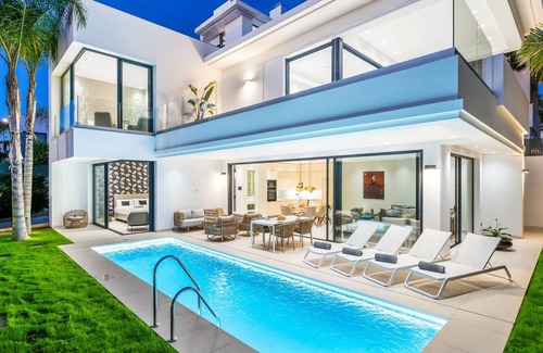 Golden Mile Villa | 434 m² Villa ∙ 4 bedrooms ∙ 10 guests