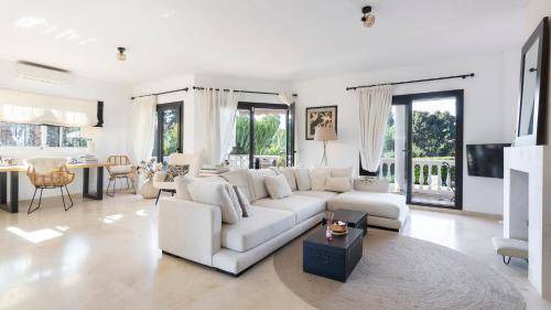 Urbanizacion el Rosario Villa | 435 m² Villa ∙ 6 bedrooms ∙ 12 guests