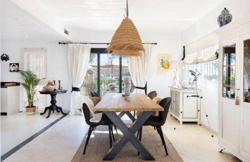 Urbanizacion el Rosario Villa | 435 m² Villa ∙ 6 bedrooms ∙ 12 guests