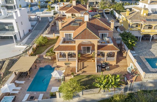 San Pedro de Alcantara Villa | 493 m² Villa ∙ 7 bedrooms ∙ 16 guests