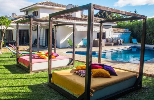 Urbanizacion el Rosario House | 520 m² House ∙ 10 bedrooms ∙ 20 guests