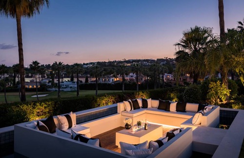 Nueva Andalucia Villa | 538 m² Villa ∙ 6 bedrooms ∙ 12 guests