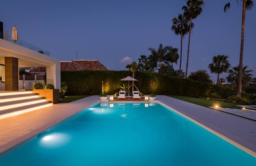 Nueva Andalucia Villa | 538 m² Villa ∙ 6 bedrooms ∙ 12 guests