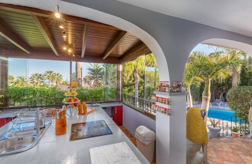 Nueva Andalucia House | 550 m² House ∙ 7 bedrooms ∙ 17 guests