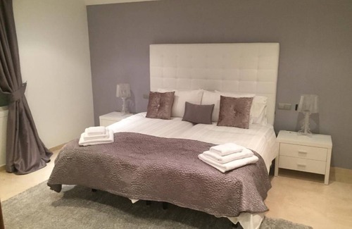Elviria House | 925 m² House ∙ 8 bedrooms ∙ 16 guests