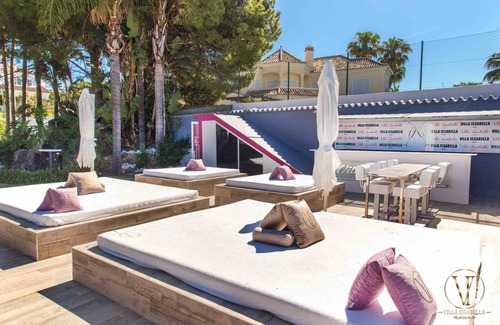 Elviria Villa | 925 m² Villa ∙ 8 bedrooms ∙ 15 guests