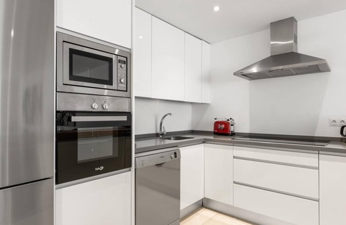 Puerto Banus Apartment | Apartment in Playas del Duque for 6 people | Casa Cadiz 101
