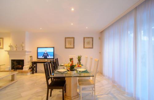 Nikki Beach Apartment | Apartment in White Pearl Beach