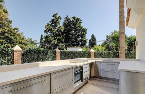San Pedro de Alcantara House | Are you dreaming of an extraordinaire and luxurious vacation on the south coast of Spain?