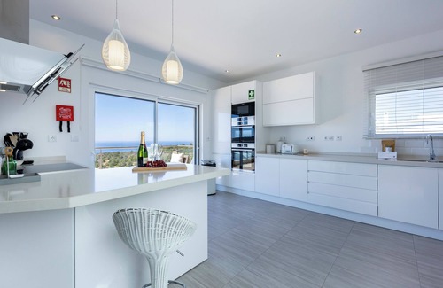 Barracao Villa | Azure Serenity Villa at Quinta Da Fortaleza