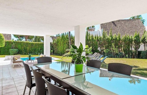 Puerto Banus Villa | Beachside Vacation Home With Private Pool For 10 People! "11"