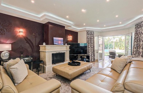 San Pedro de Alcantara House | Beautiful Home In Marbella With 6 Bedrooms, Sauna And Indoor Swimming Pool