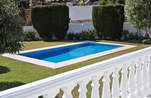 Urbanizacion el Rosario Villa | Beautiful Villa In El Rosario, Marbella With Private Pool & South Facing Garden