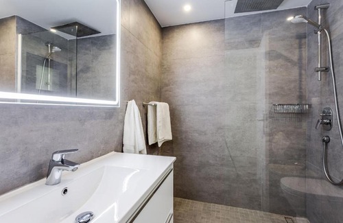 Puerto Banus Apartment | by RIVA - Cozy, Contemporary Studio in Puerto Banus Gardens